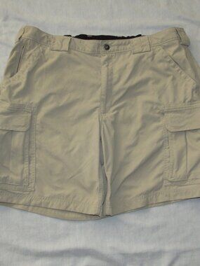 Duluth Trading Co Mens Khaki Nylon Cargo Shorts 9 Inseam XL 59312 Khaki Hiking